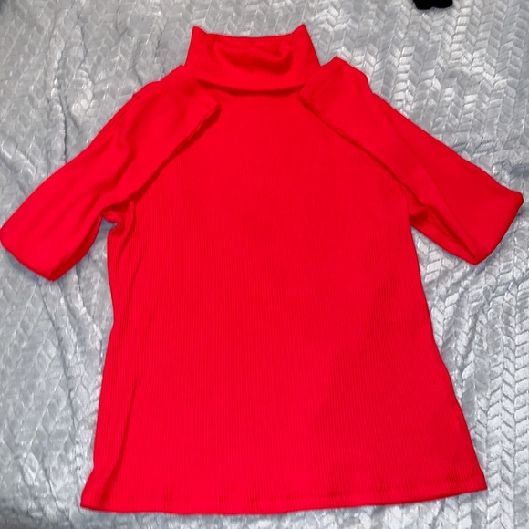 Women TurtleNeck - Picture 3 of 3